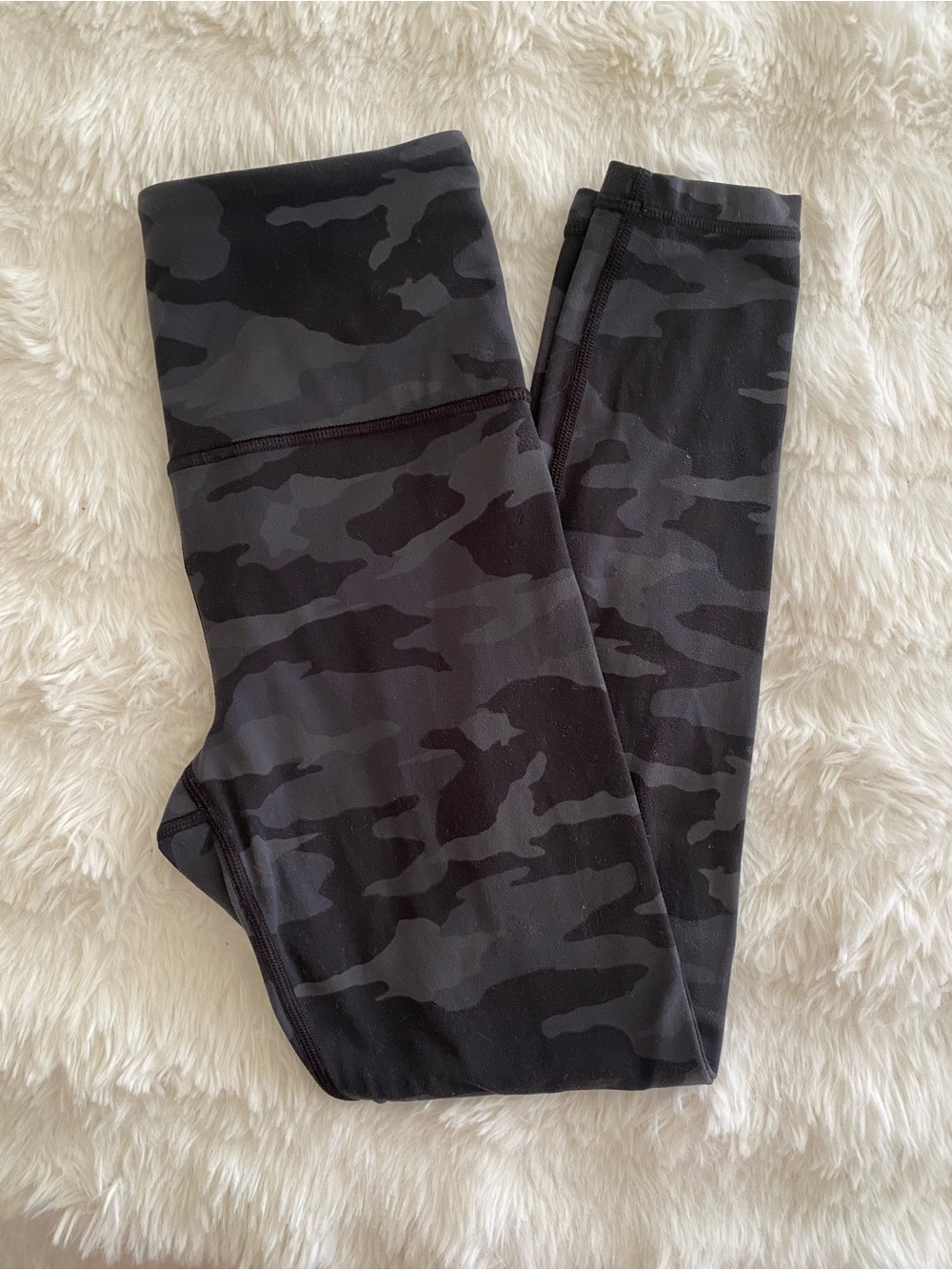 Athleta Black & Charcoal Camo 7/8 Leggings